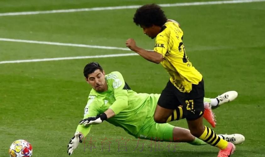 西甲-马里亚诺进球库尔图瓦送点 皇马1-1战平黄潜 西甲-马里亚诺进球库尔图瓦送点 皇马1-1战平黄潜