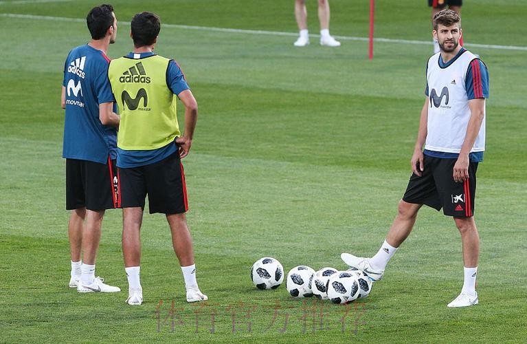 皮克回到训练场加练 他希望参加本周末国家德比